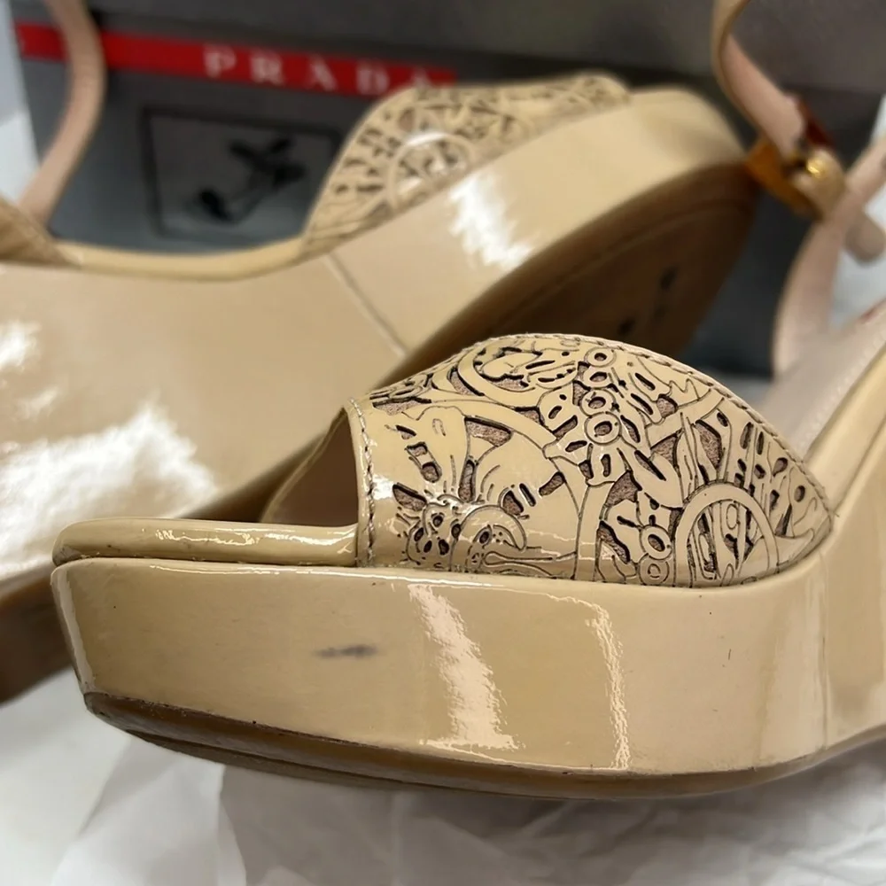 Prada Sz 37 Nude Cream Beige Patent Leather Wedge Sandals w/Original Box